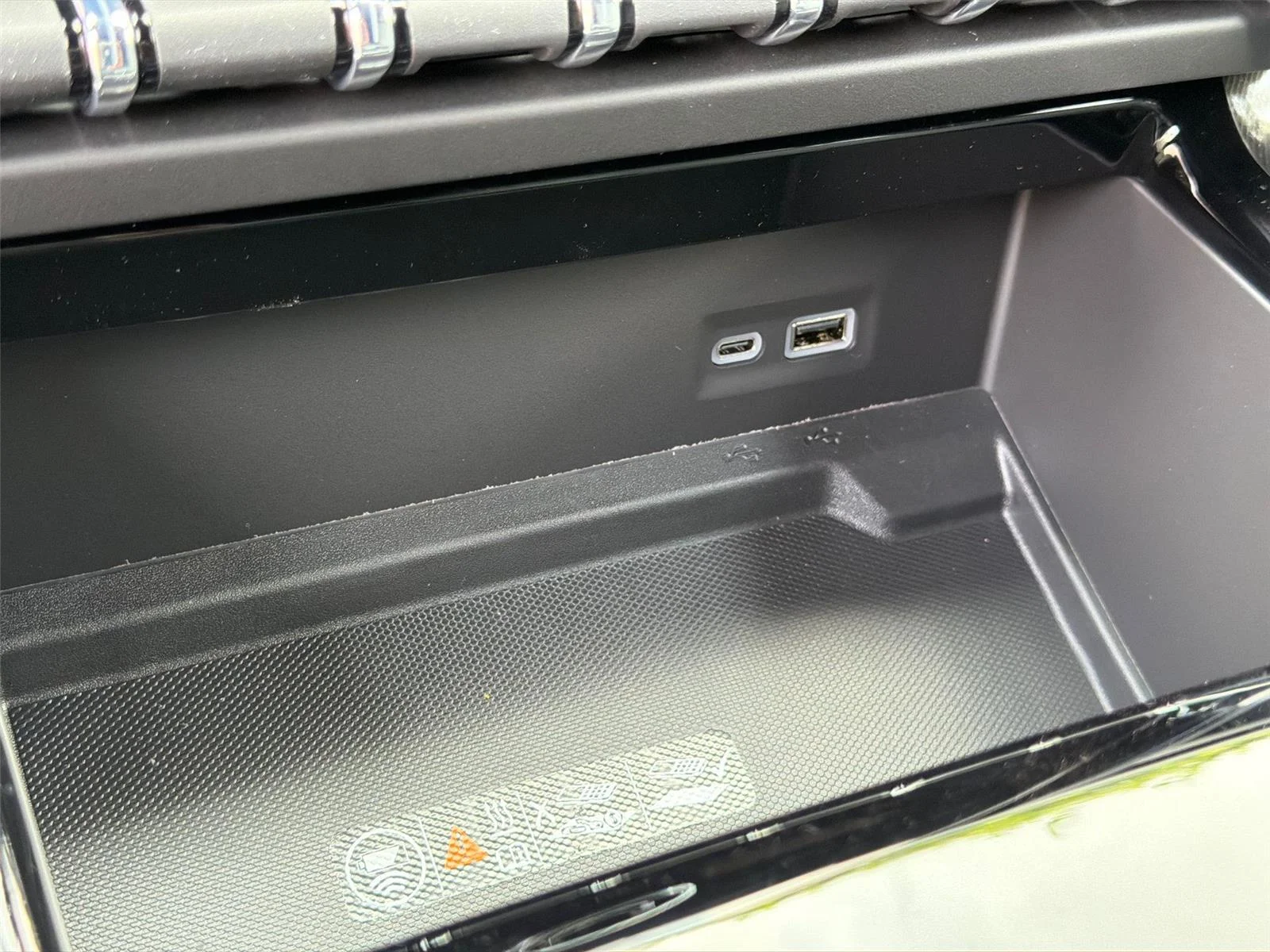 2026 GMC Yukon AT4 - Photo 28