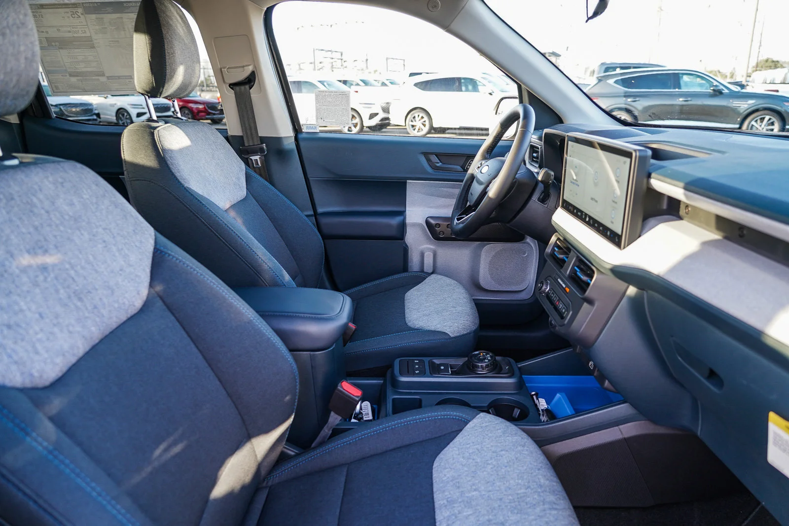 New 2025 White Metallic Ford XLT image 31