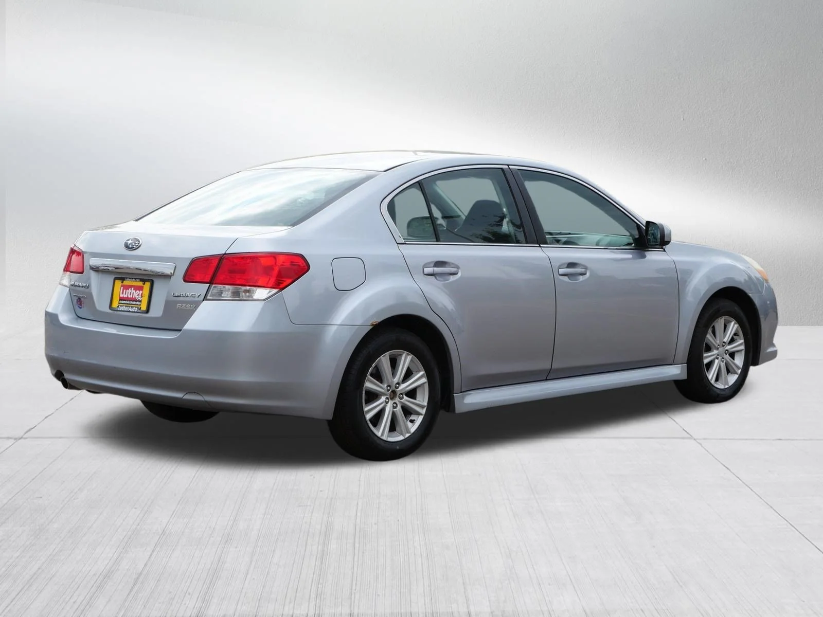 Used 2012 Ice Silver Metallic Subaru 2.5i Premium image 7