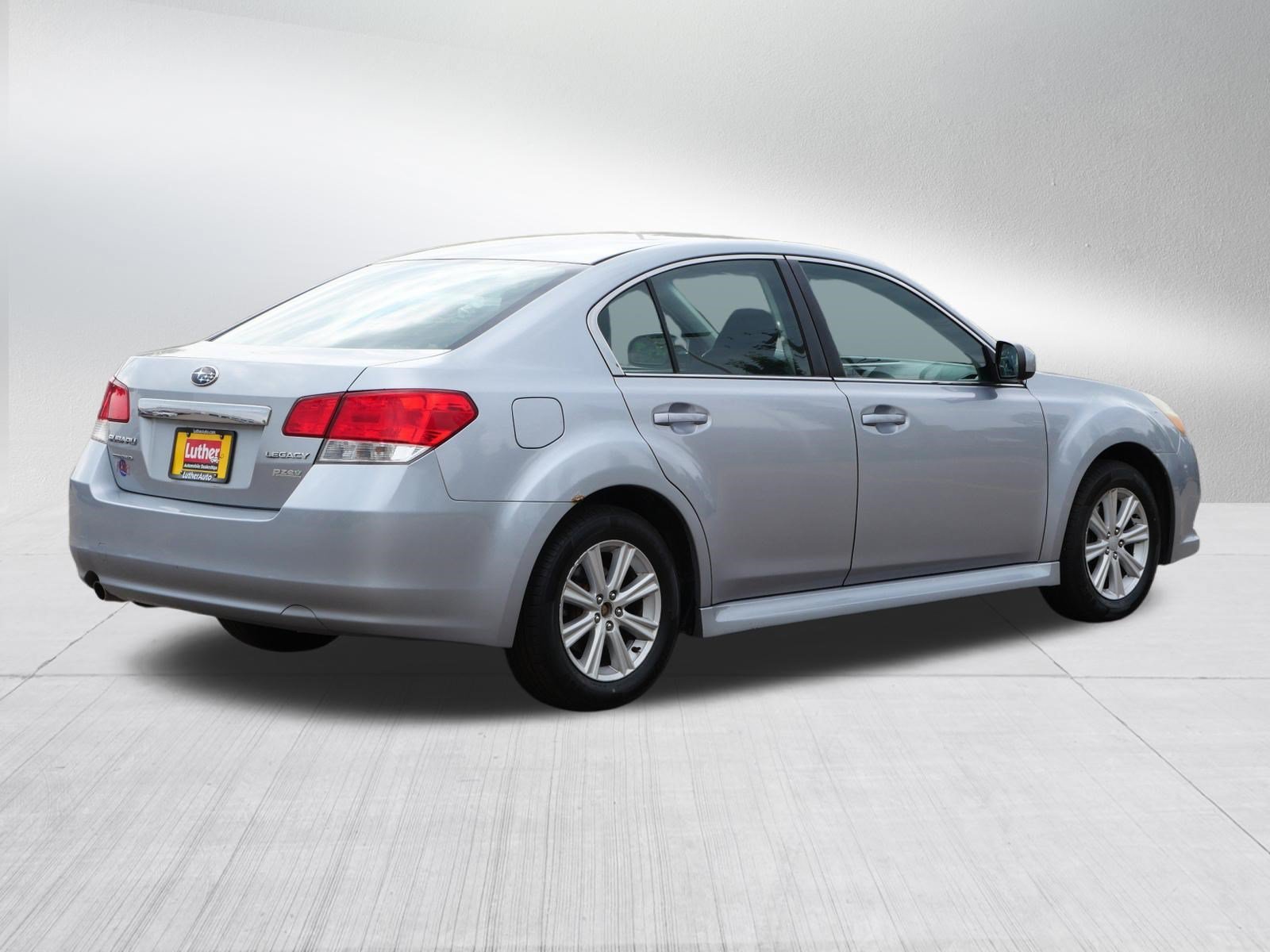 Used 2012 Ice Silver Metallic Subaru 2.5i Premium image 7
