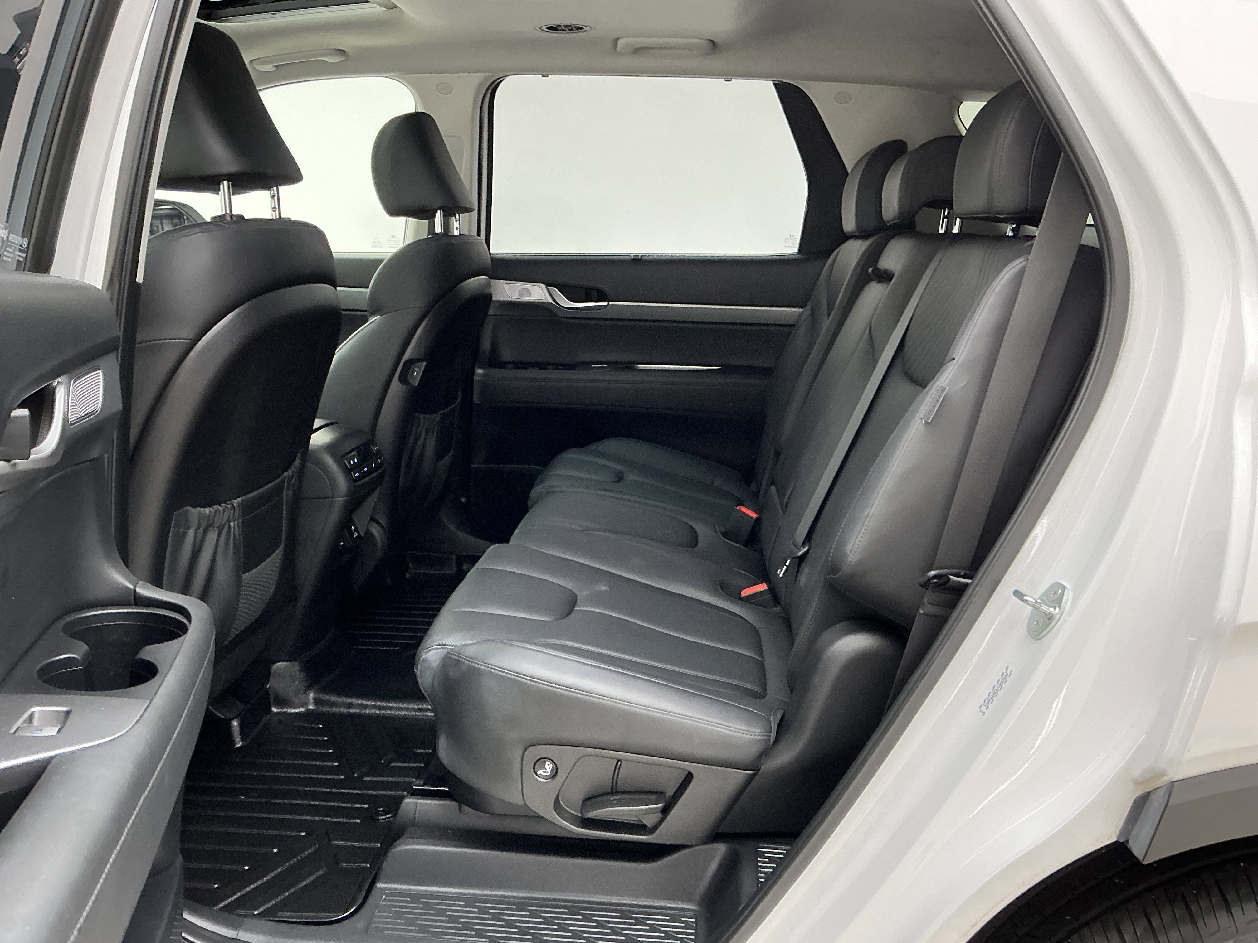 Used 2023 Hyper White Hyundai SEL image 19