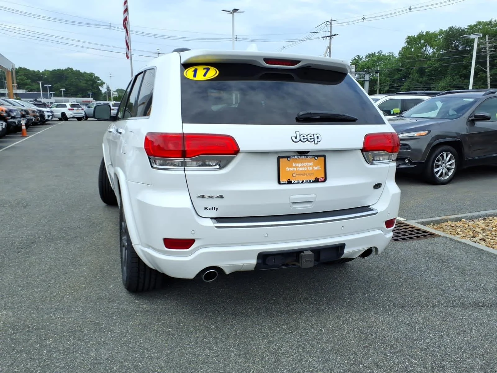 Certified Used 2017 Bright White Clearcoat Jeep Overland image 10