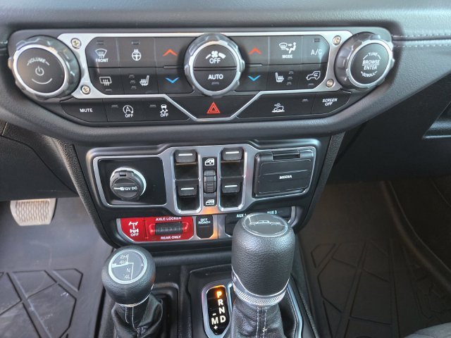 Used 2025 White Jeep Mojave image 14