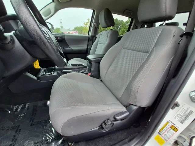 Used 2022 White Toyota SR image 21