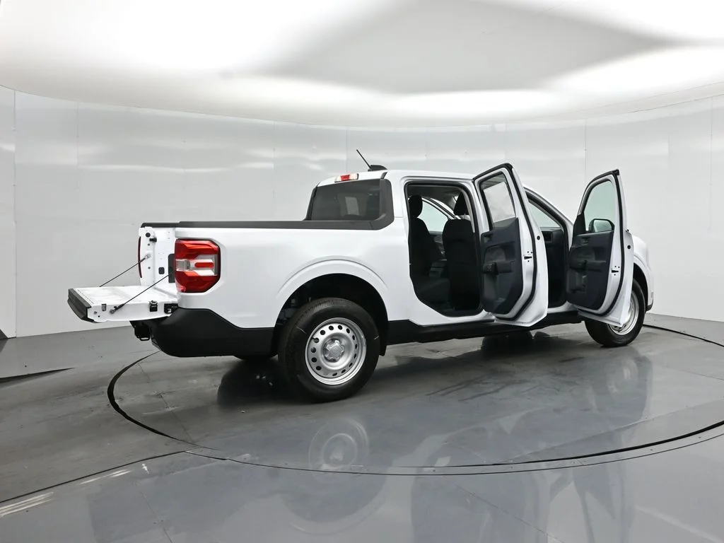 New 2026 Oxford White Ford XL image 5