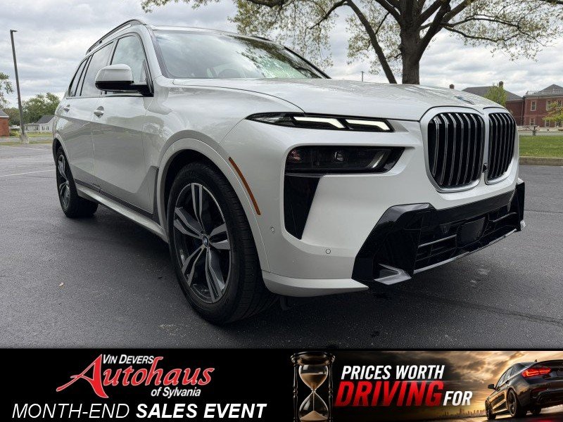 2023 BMW X7 xDrive40i's photo