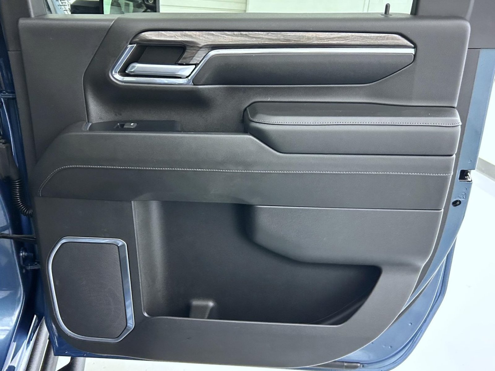 Used 2024 Blue Chevrolet LTZ image 17