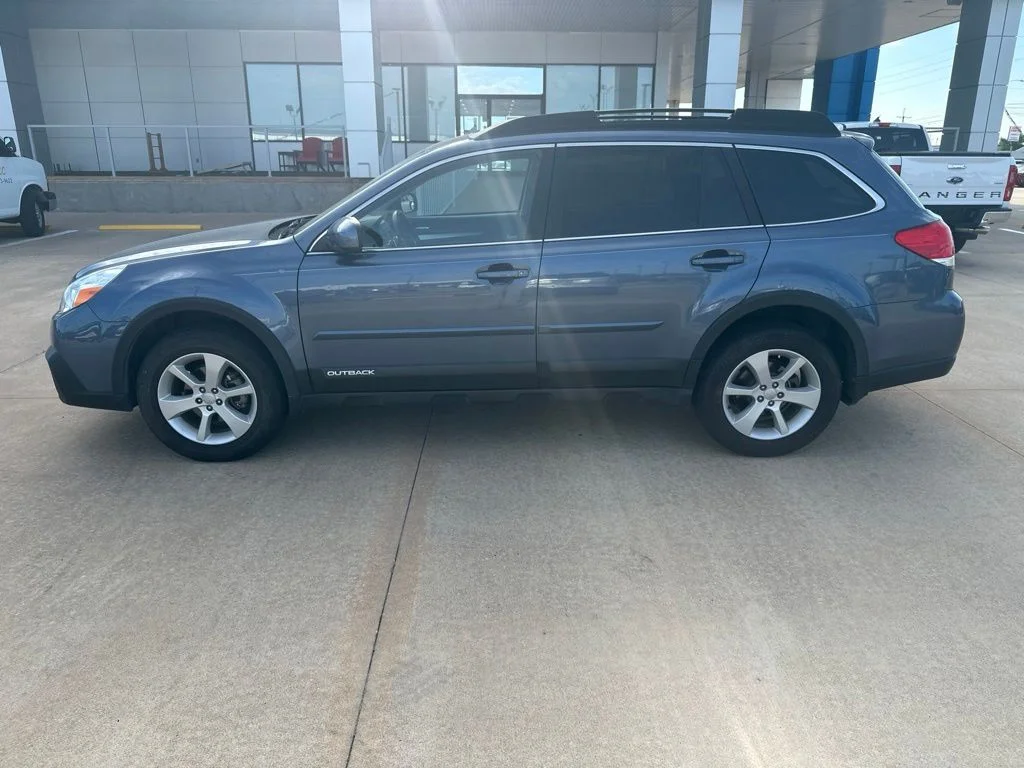 Used 2014 Blue Subaru 2.5i Premium image 29