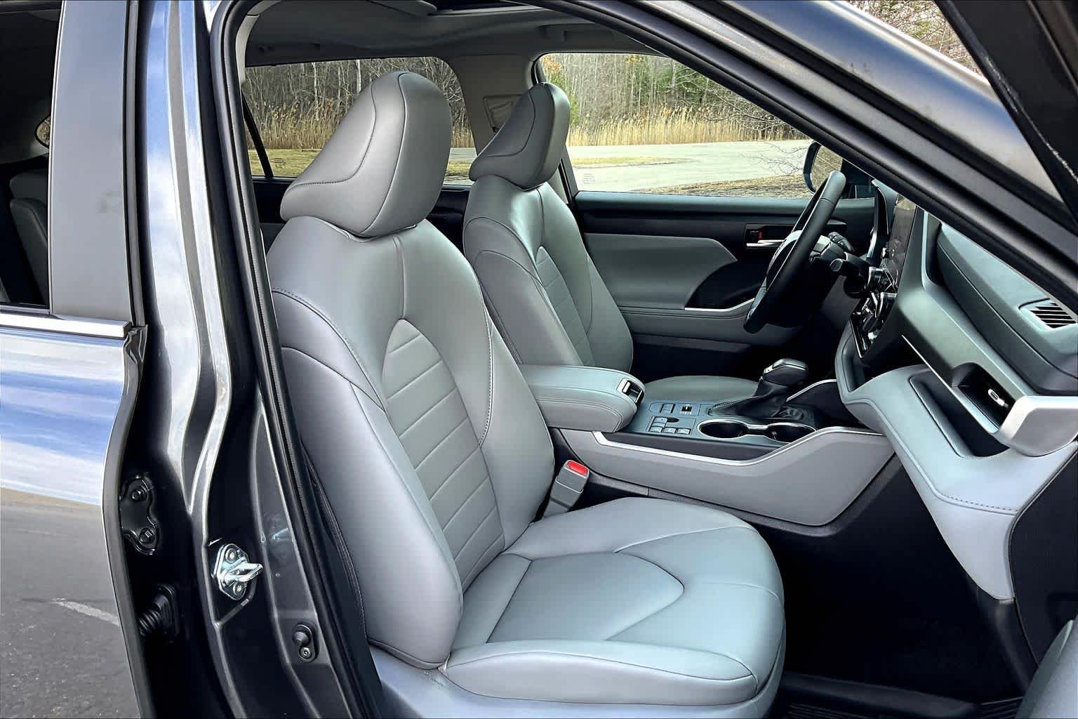 2025 Toyota Highlander XLE - Photo 8