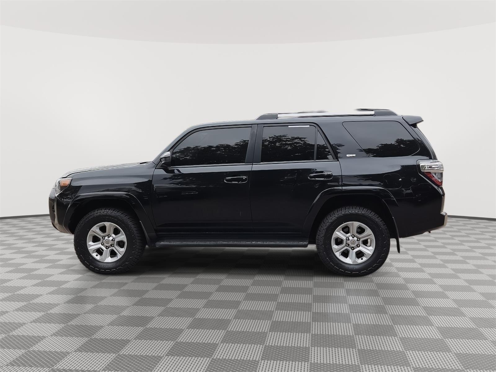 Used 2021 Midnight Black Metallic Toyota SR5 image 6