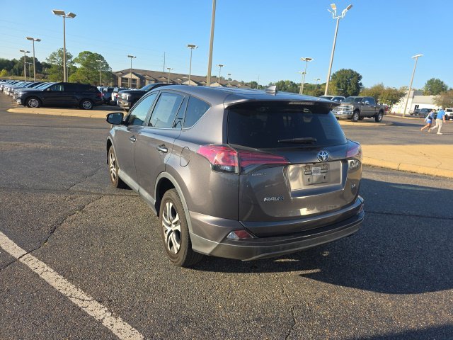 Used 2018 Gray Toyota LE image 5