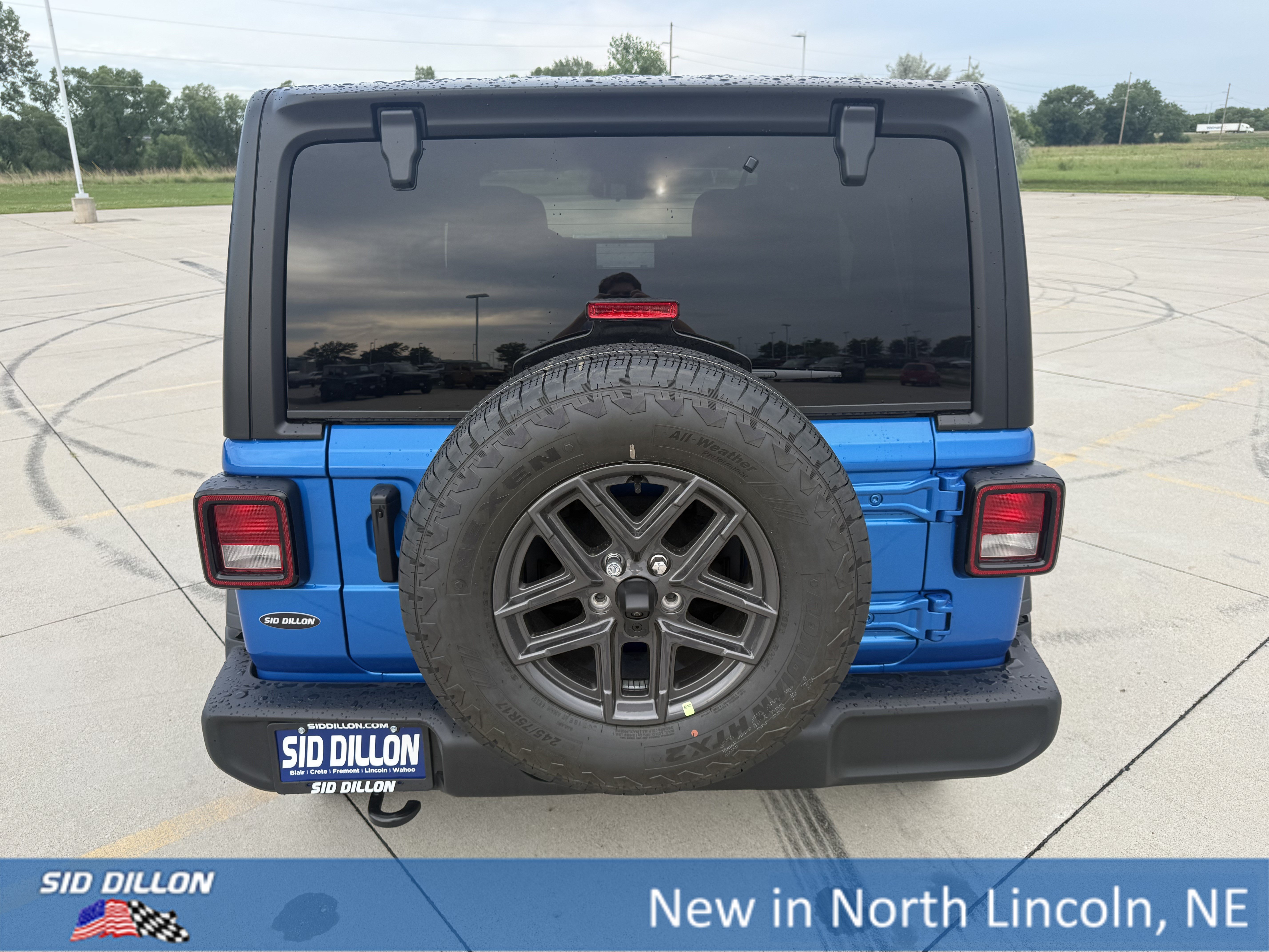 New 2026 Hydro Blue Pearl-Coat Exterior Paint Jeep 4-Door Sport S 4x4 image 4