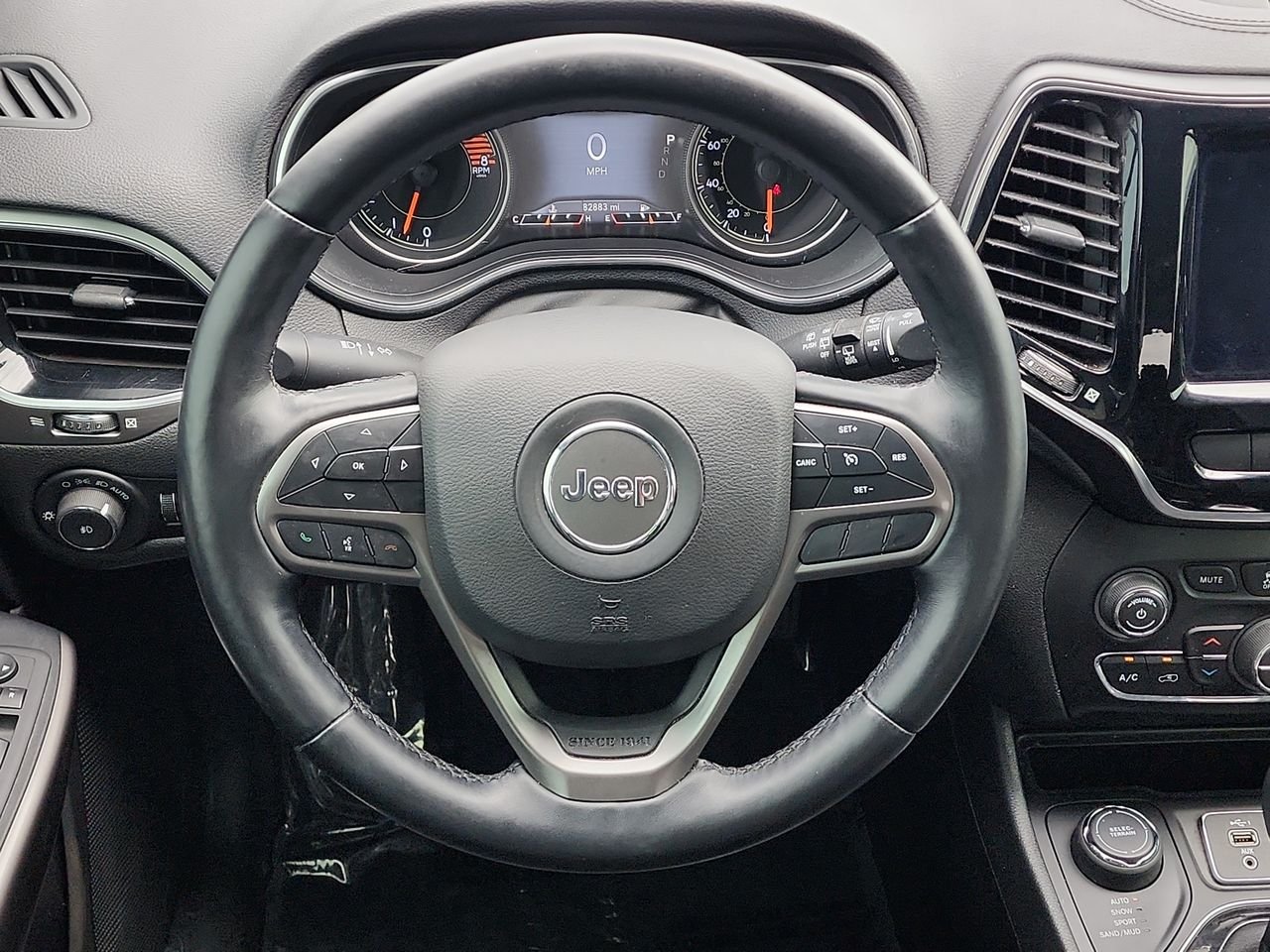 Used 2019 White Jeep Limited image 19