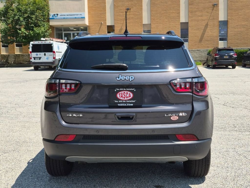 Used 2024 Gray Jeep Limited image 4
