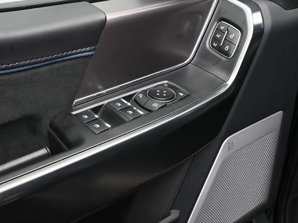 New 2025 Agate Black Metallic Ford Platinum image 9