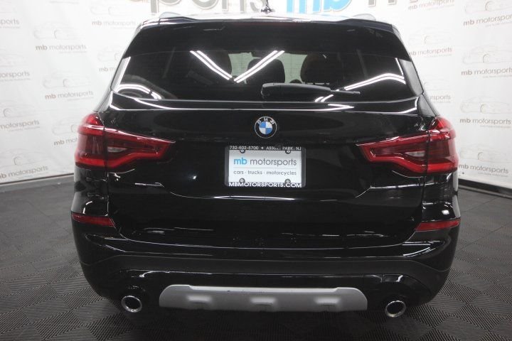 Used 2020 Black BMW xDrive30i image 4