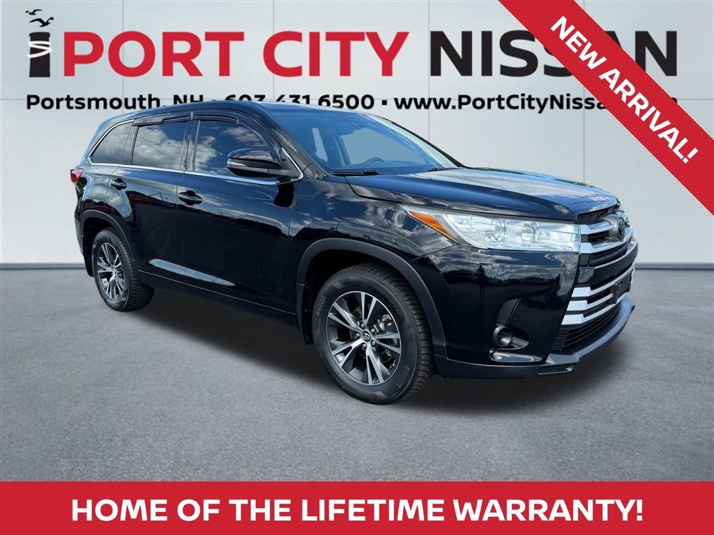 Used 2018 Midnight Black Metallic Toyota LE v6 image 1