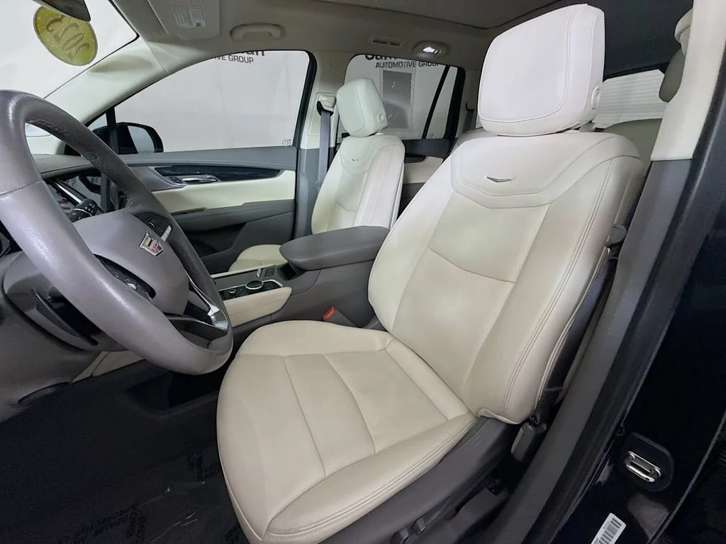 Used 2023 Wilder Metallic Cadillac Premium Luxury image 22