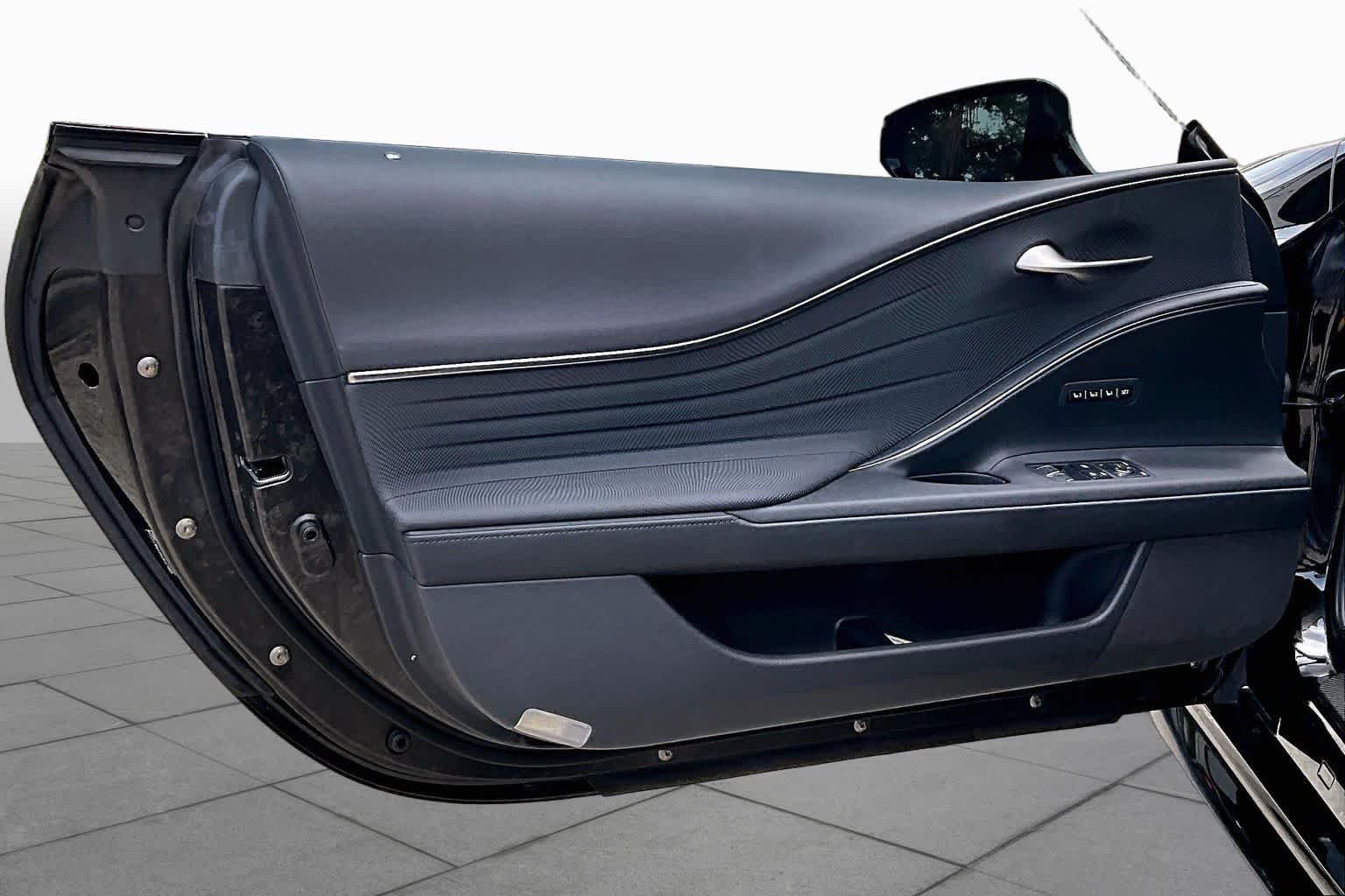 Used 2021 Obsidian Lexus  image 26