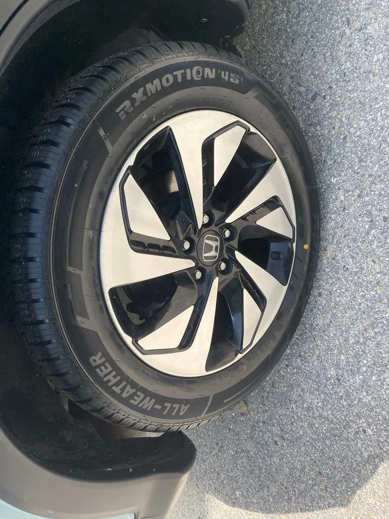 Used 2016 Mountain Air Metallic Honda Touring image 6
