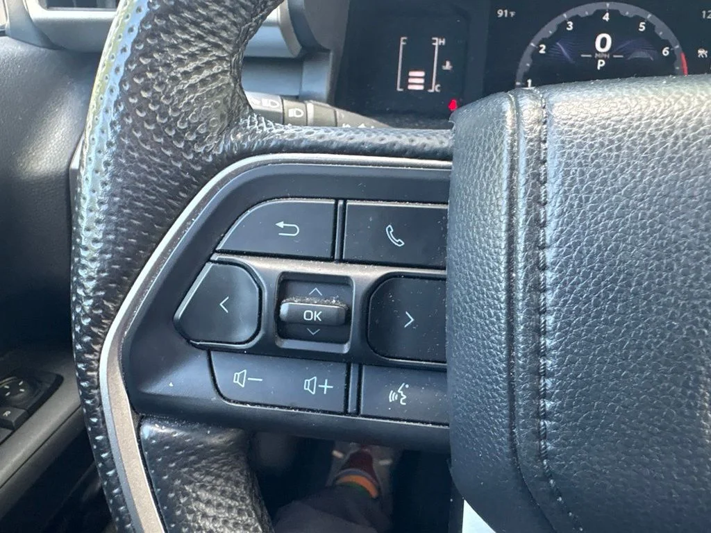 Used 2024  Toyota SR5 image 25