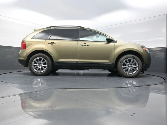 Used 2013  Ford SEL image 38