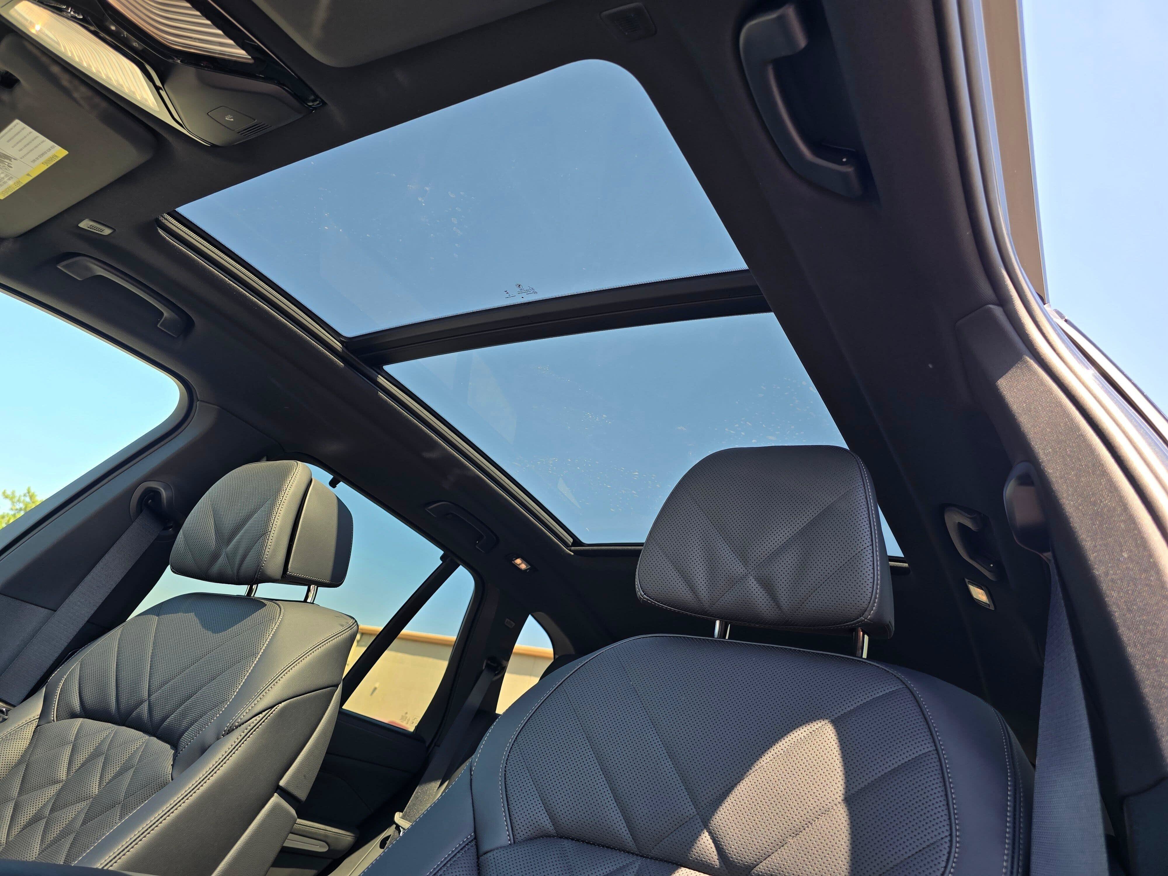 New 2026 Black Sapphire Metallic BMW xDrive40i image 27