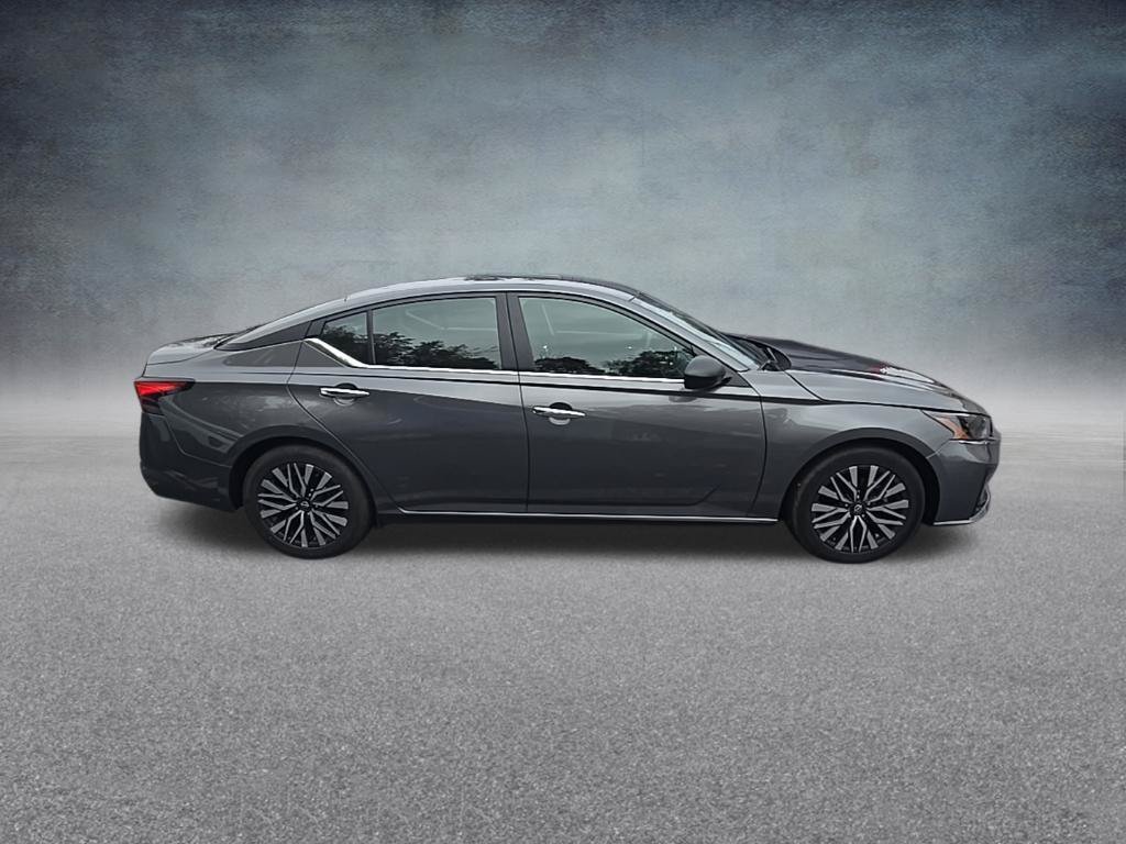 Used 2025 Gun Metallic Nissan 2.5 SV image 9