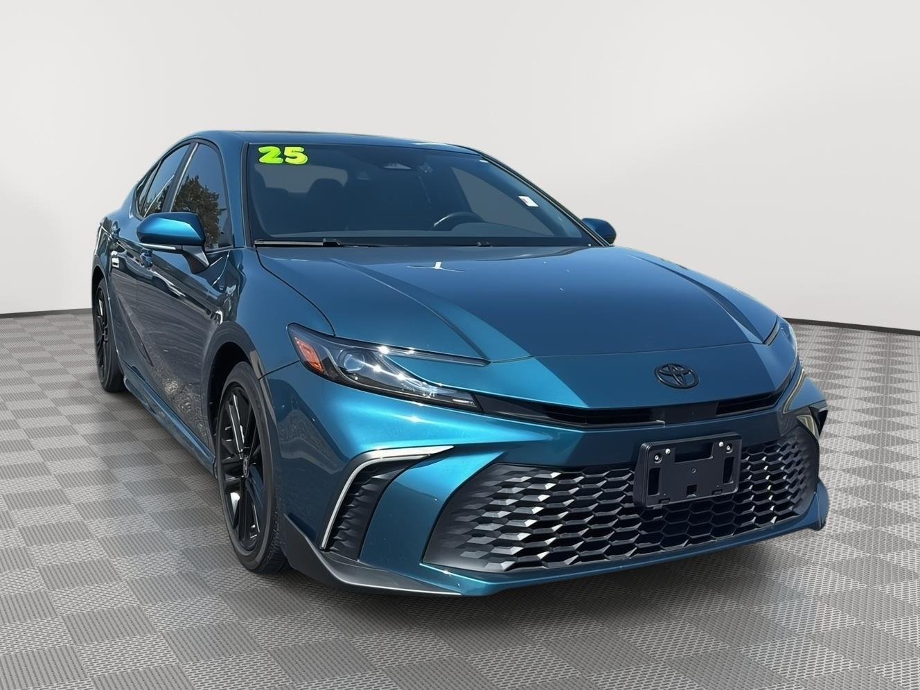 Used 2025 Ocean Gem Toyota SE image 1