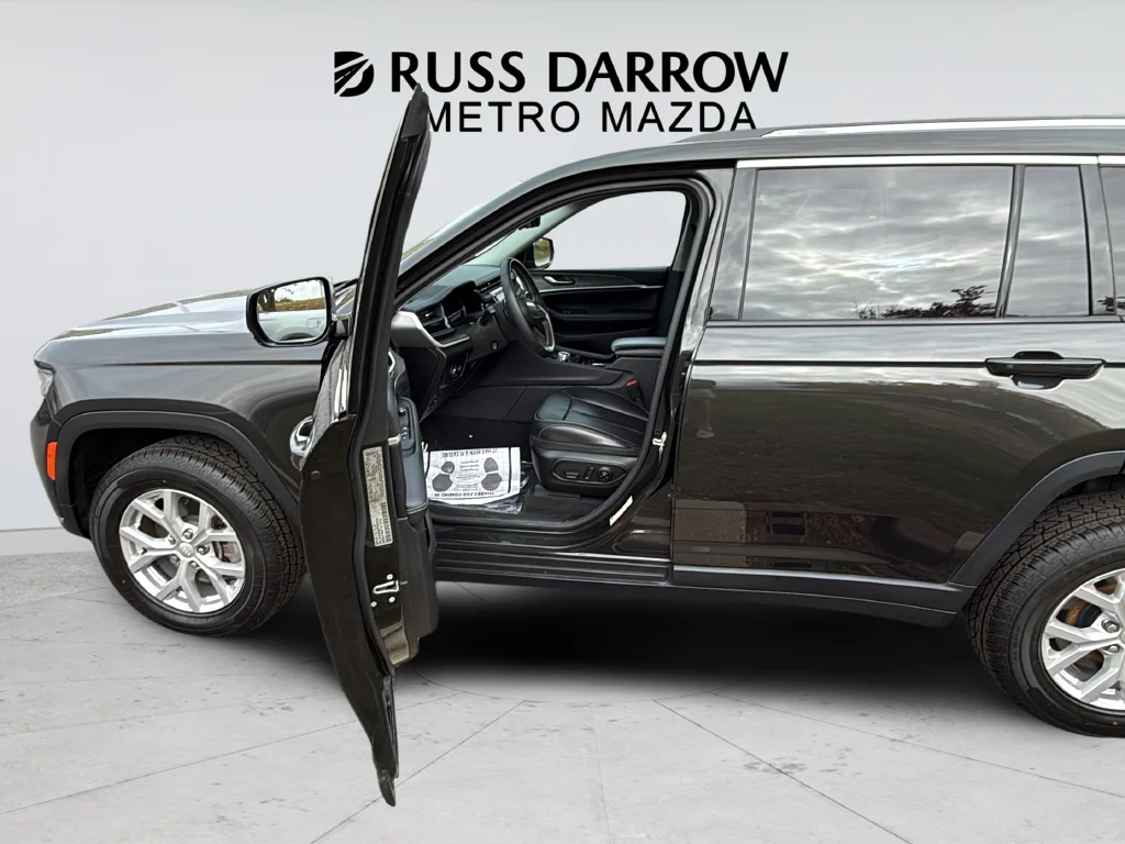 Used 2023 Gray Jeep Limited image 41