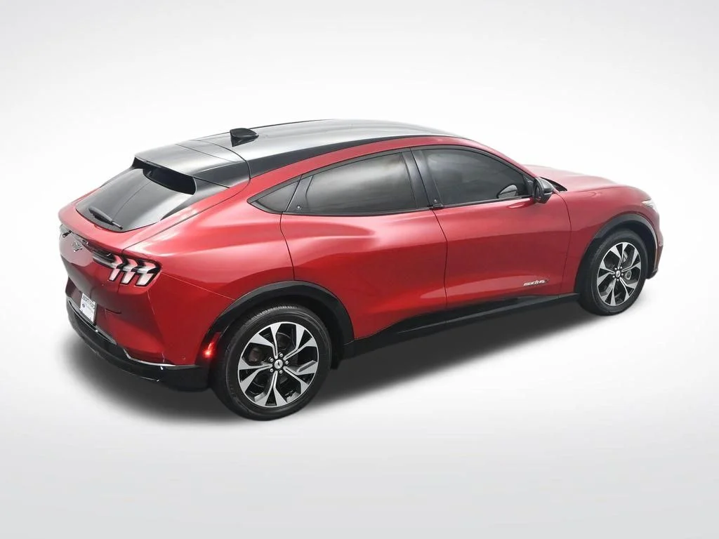 Used 2022 Red Metallic Ford Premium image 28