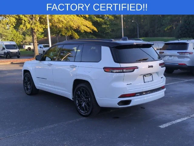 Used 2025 White Jeep Summit image 3