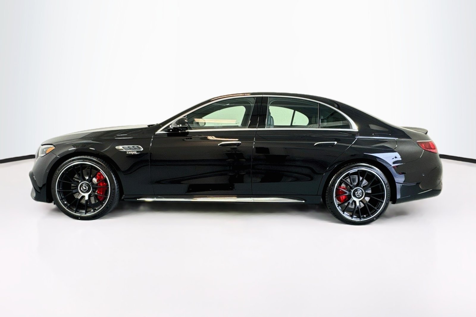 New 2027 Obsidian Black Metallic Mercedes-Benz AMG® E 53 Hybrid image 8