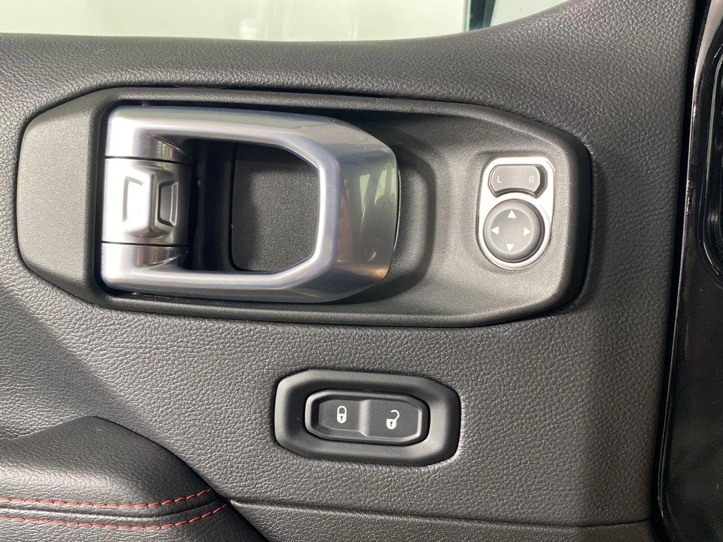 Used 2022 Black Clearcoat Jeep Rubicon image 28
