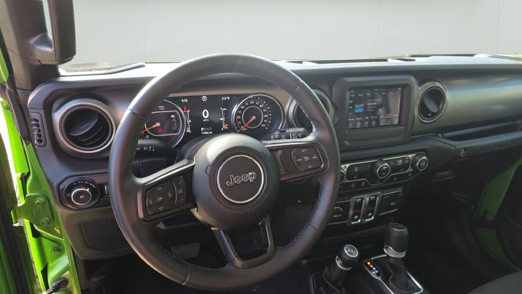 Used 2019 Green Jeep Sport S image 15