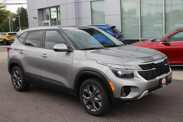 Used 2025 Gray Kia LX image 1