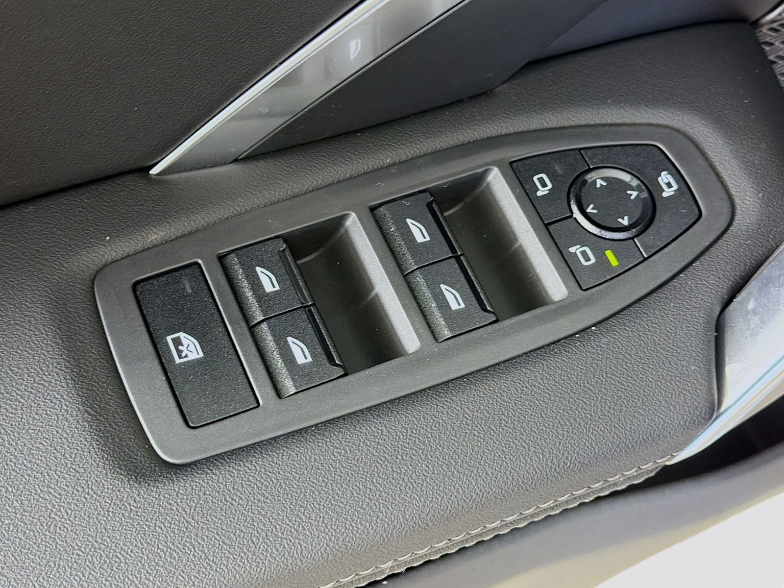 New 2026 Dune Grey Metallic BMW xDrive28i image 18