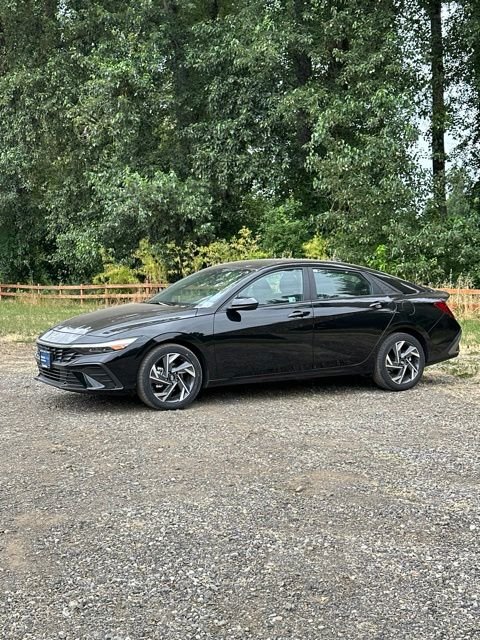 Certified Used 2025 Abyss Black Hyundai SEL Sport image 27