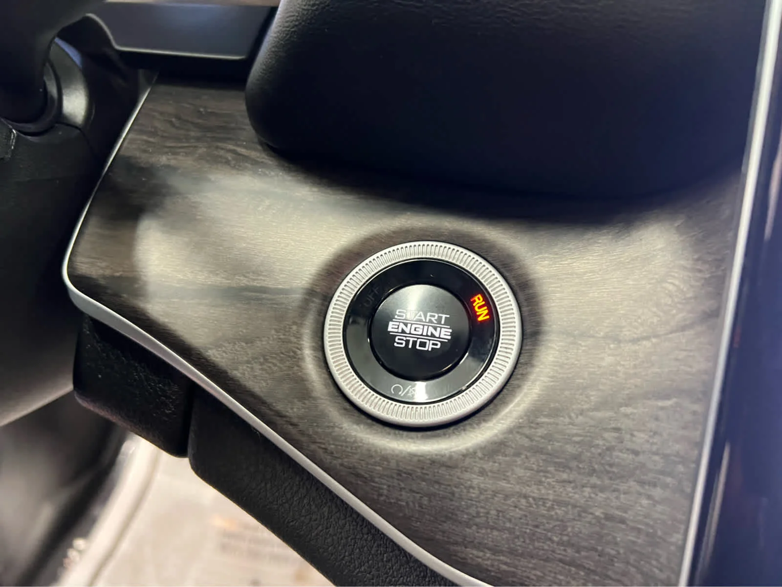 Used 2024 Baltic Gray Metallic Clearcoat Jeep  image 30