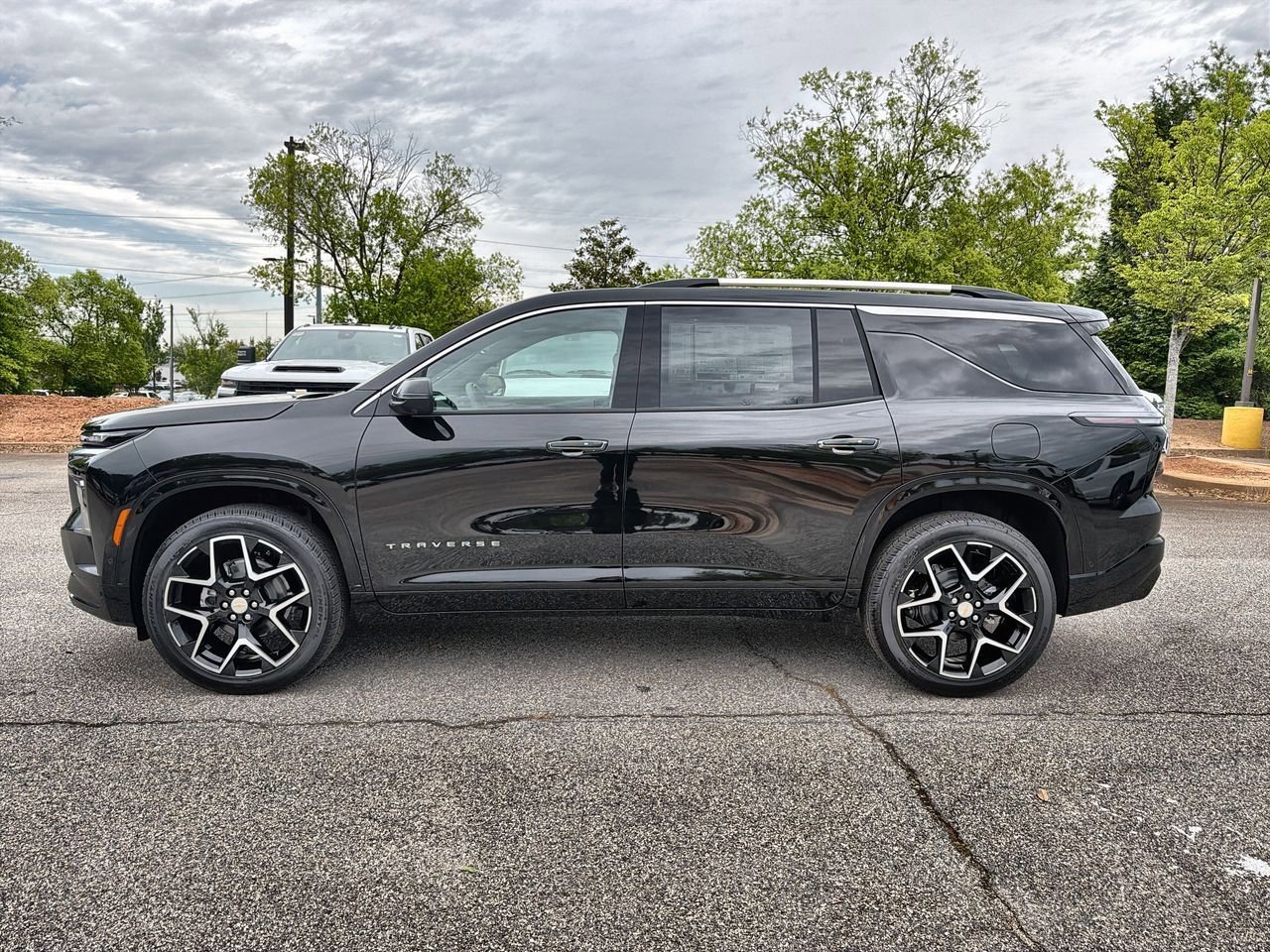 New 2026 Mosaic Black Metallic Chevrolet High Country image 5