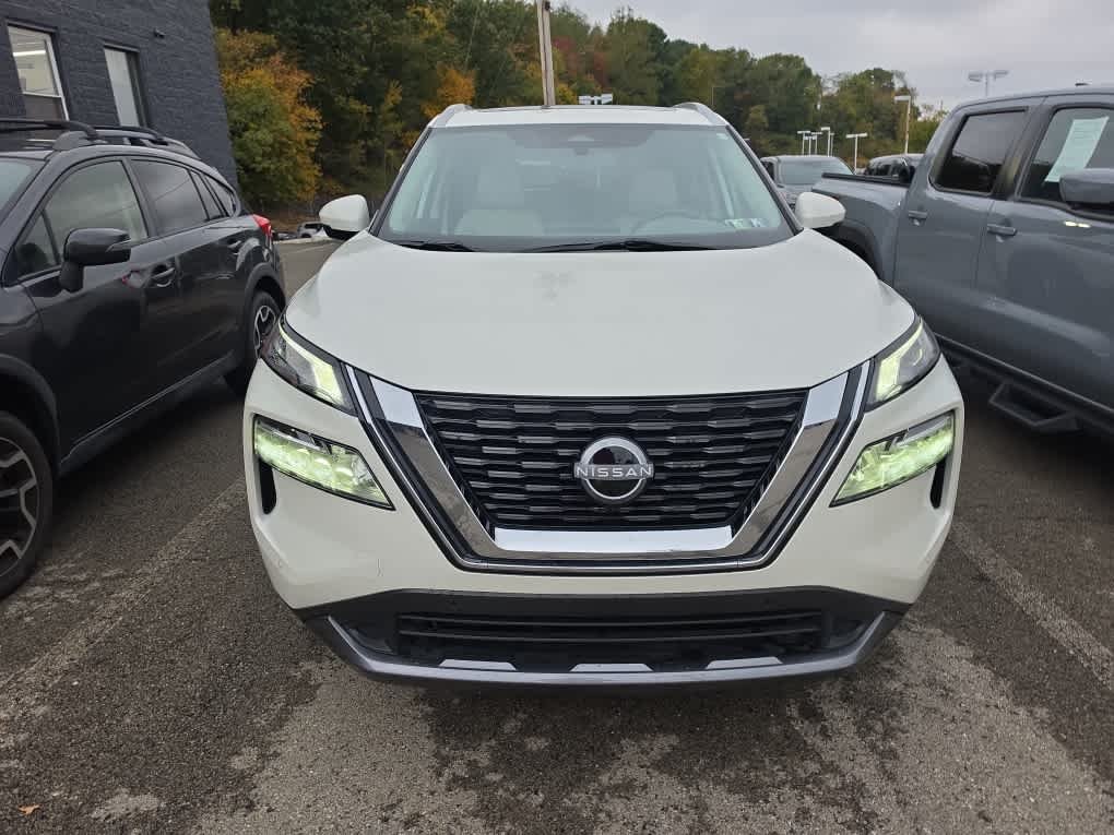Certified Used 2023 Pearl White Tricoat Nissan SL image 2