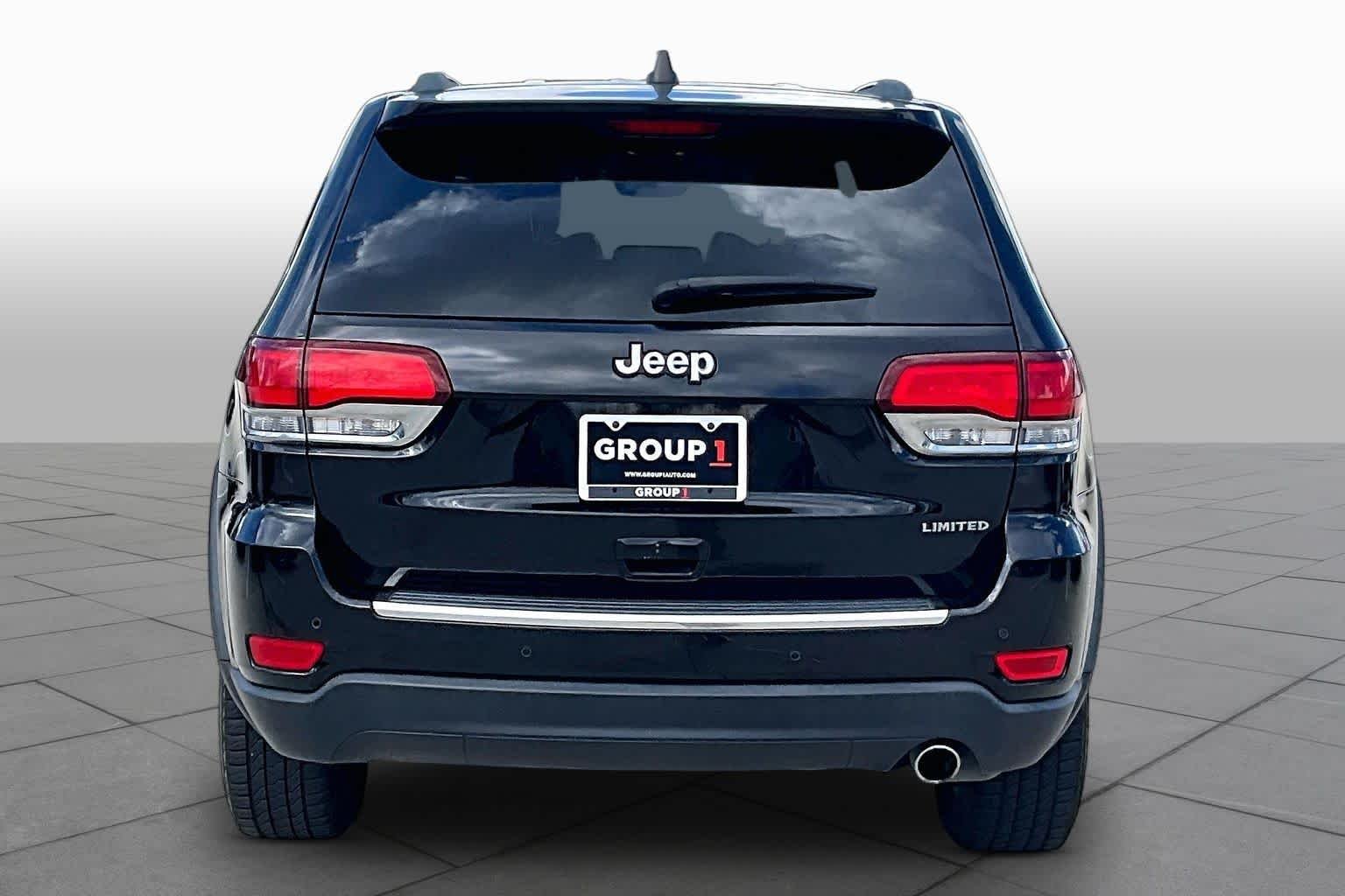 Used 2020 Diamond Black Crystal Pearlcoat Jeep Limited image 5