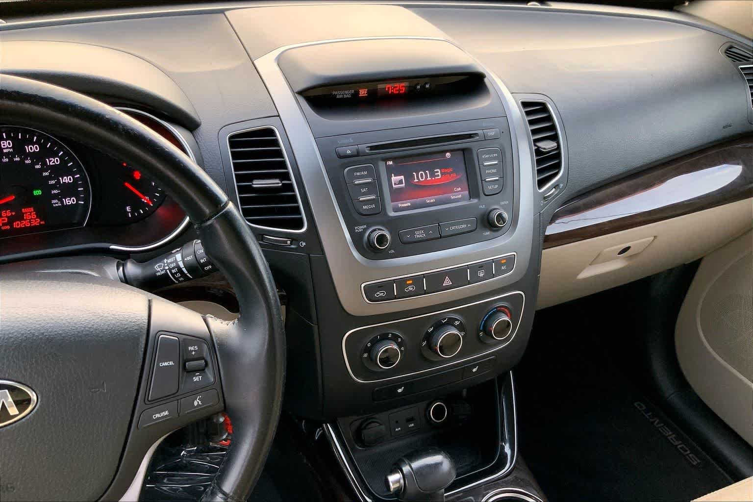 Used 2015 Satin Metal Kia LX image 7