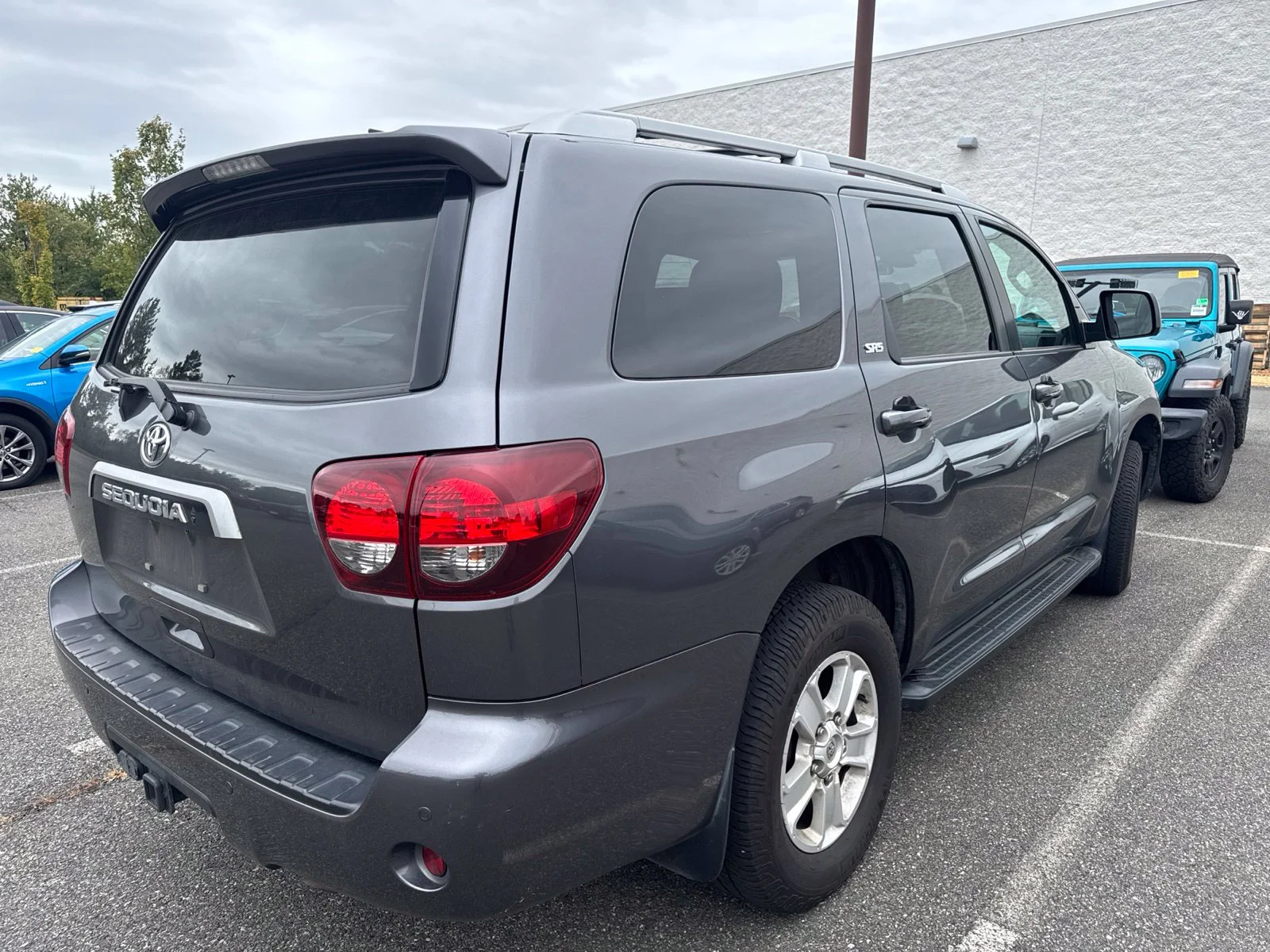 Used 2022 Gray Toyota SR5 image 4