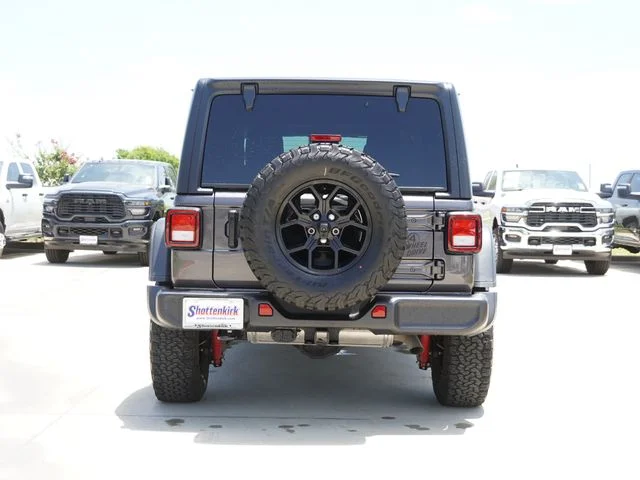 Used 2024 Gray Jeep Sport image 4
