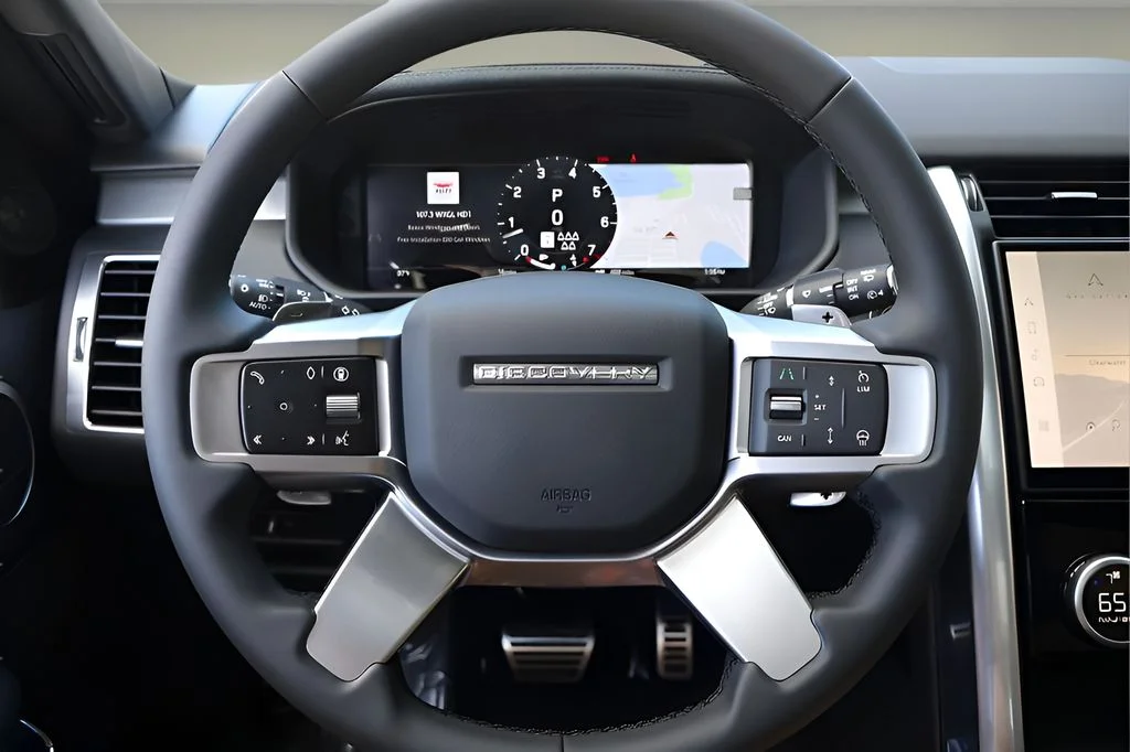 New 2026 Sedona Red Land Rover  image 18