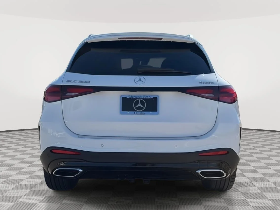 New 2026 Polar White Mercedes-Benz GLC 300 image 4