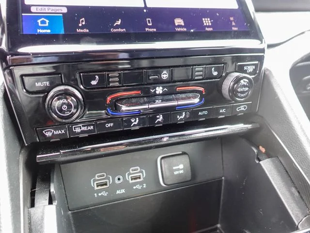 Used 2025 White Jeep Limited image 18