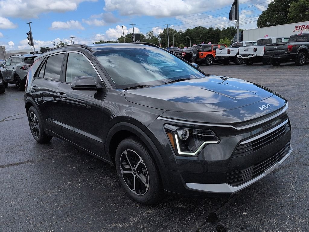2026 Kia Niro LX HEV's photo