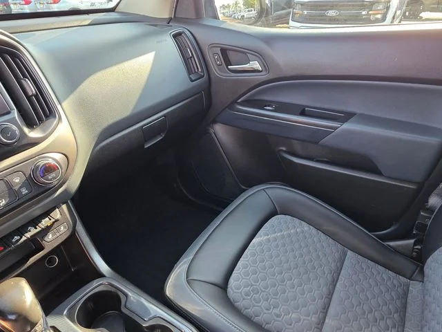 Used 2022 White Chevrolet Z71 image 24